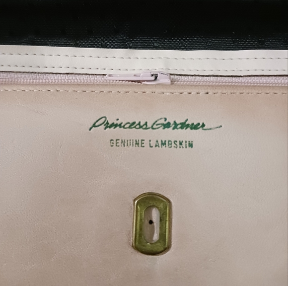 Vintage Princess Gardner Trifold Kiss Lock 👛 👜Lamb Skin Purse Wallet.🎁 👛 👜 - Picture 13 of 16